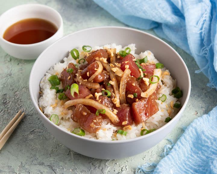Shoyu ahi tuna poké bowl